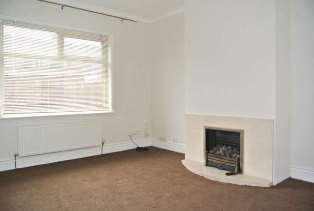  Image of 3 Bedroom Detached to rent at Jesmond Avenue  Blackpool, FY4 1EJ