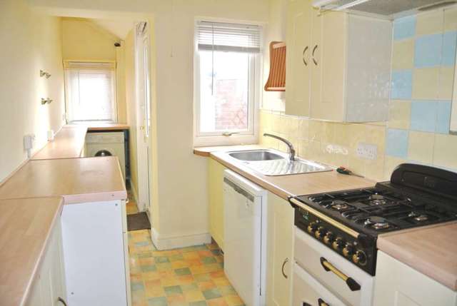  Image of 3 Bedroom Detached to rent at Jesmond Avenue  Blackpool, FY4 1EJ