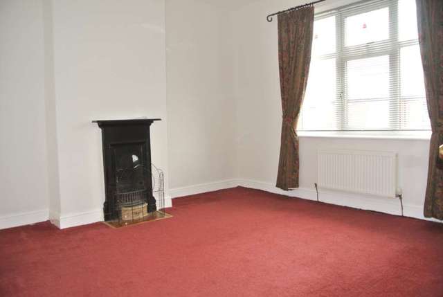  Image of 3 Bedroom Detached to rent at Jesmond Avenue  Blackpool, FY4 1EJ