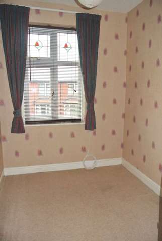  Image of 3 Bedroom Detached to rent at Jesmond Avenue  Blackpool, FY4 1EJ