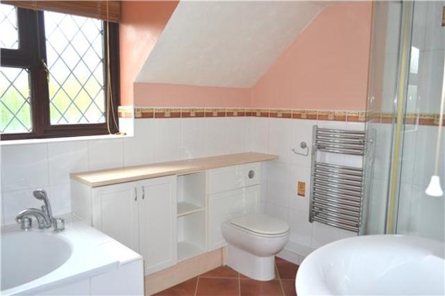  Image of 4 Bedroom Detached to rent at Norton  Norton, GL2 9LZ
