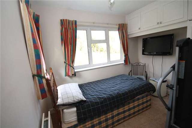  Image of 5 Bedroom Detached for sale at Stanmore Middx Stanmore, HA7 2RX