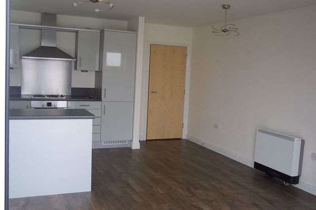  Image of 2 Bedroom Flat to rent at Lightermans Way  Greenhithe, DA9 9FH