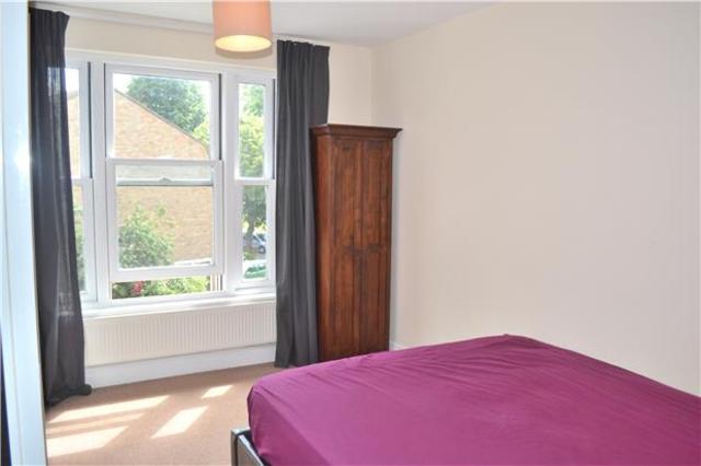  Image of 2 Bedroom Flat to rent at Enfield Middlesex Enfield, EN1 2RX