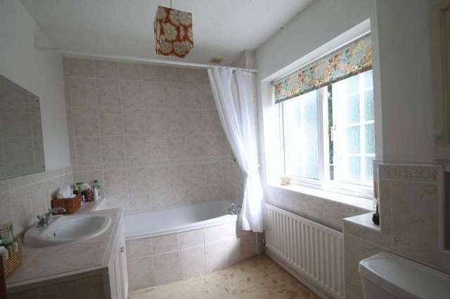  Image of 4 Bedroom Detached for sale at 30 Gwel Eryri  Llandegfan, LL59 5RD