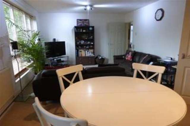  Image of 2 Bedroom Flat to rent at Birmingham, B15 3TY