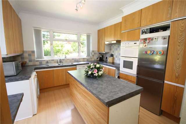  Image of 4 Bedroom Detached for sale at Stanmore Middlesex Stanmore, HA7 4QT