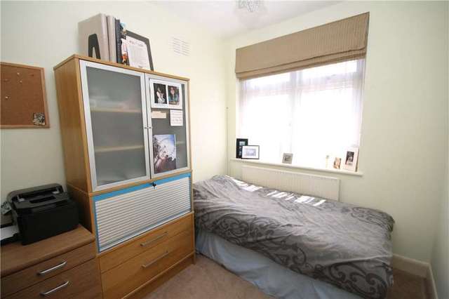  Image of 4 Bedroom Detached for sale at Stanmore Middlesex Stanmore, HA7 4QT