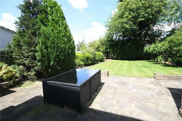  Image of 4 Bedroom Detached for sale at Stanmore Middlesex Stanmore, HA7 4QT