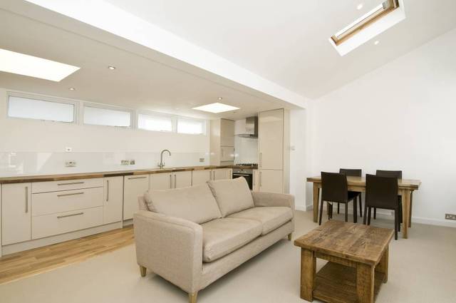  Image of 1 Bedroom Flat to rent at Portobello Road  London, W10 5SA