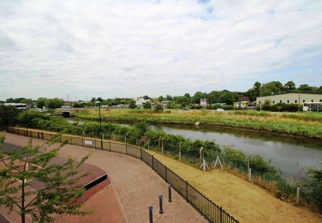 Image of 2 Bedroom Apartment to rent at Reavell Place  Ipswich, IP2 0ET