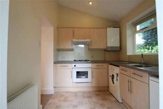  Image of 2 Bedroom Flat to rent at London, SE6 2BY