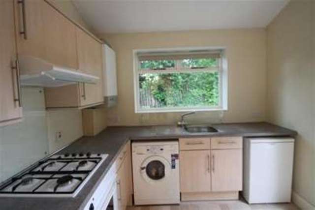  Image of 2 Bedroom Flat to rent at London, SE6 2BY