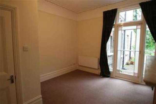 Image of 2 Bedroom Flat to rent at London, SE6 2BY