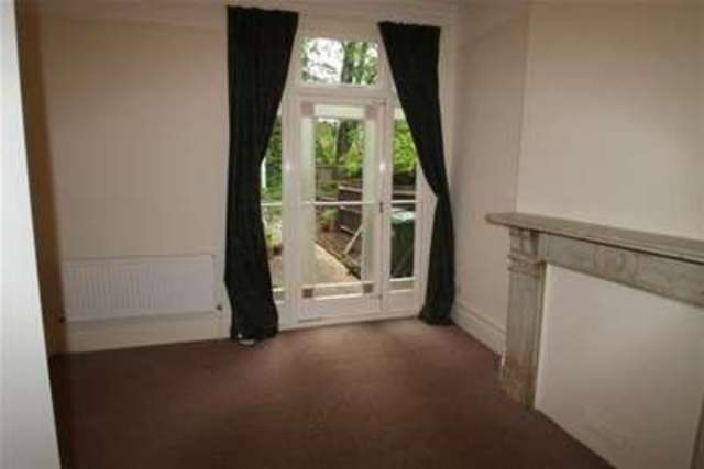  Image of 2 Bedroom Flat to rent at London, SE6 2BY