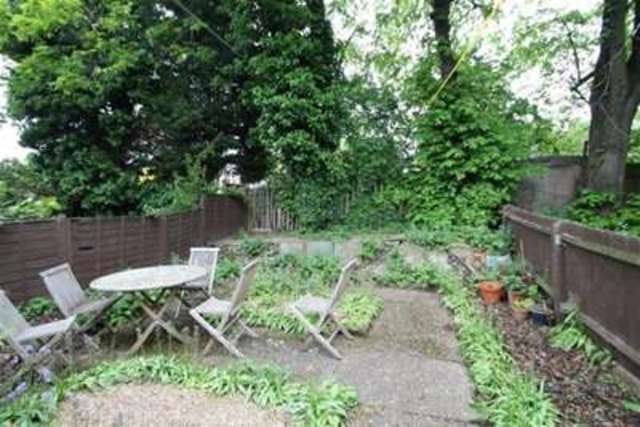  Image of 2 Bedroom Flat to rent at London, SE6 2BY