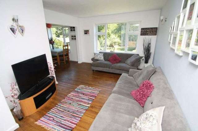  Image of 3 Bedroom Detached for sale at Shelley Road  High Wycombe, HP11 2UW
