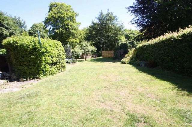  Image of 3 Bedroom Detached for sale at Shelley Road  High Wycombe, HP11 2UW