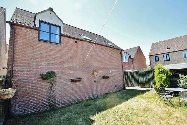  Image of 2 Bedroom Detached for sale at Snowshill Drive  Witney, OX28 5GT