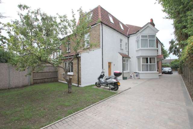  Image of Studio to rent at St James Road Sutton Sutton, SM1 2TJ
