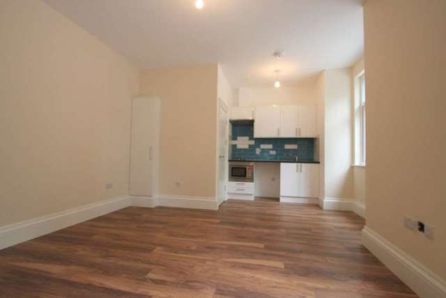 Image of Studio to rent at St James Road Sutton Sutton, SM1 2TJ