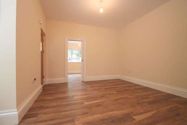  Image of Studio to rent at St James Road Sutton Sutton, SM1 2TJ