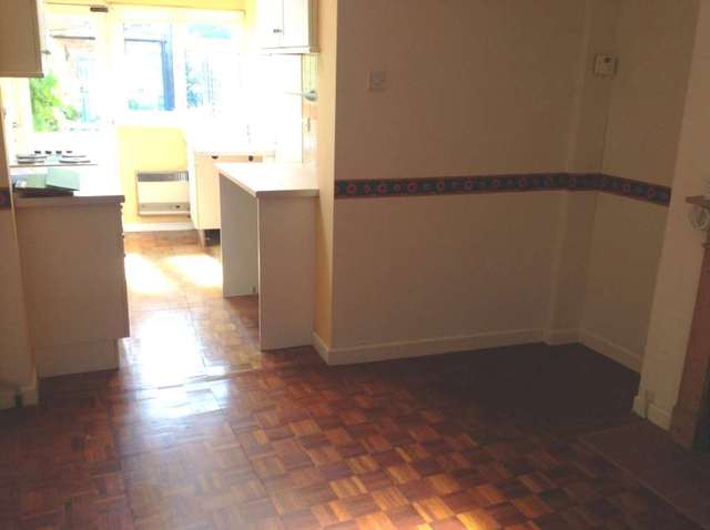  Image of 2 Bedroom Terraced to rent at St Johns Hill  Reading, RG1 4EE