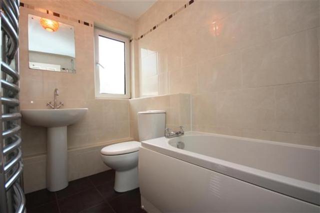  Image of 2 Bedroom Flat to rent at East Kilbride South Lanarkshire South Lanarkshire, G74 1DG