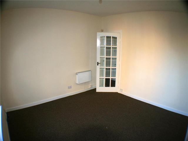  Image of 2 Bedroom Flat to rent at Strathmartine Dundee Dundee, DD3 8DE