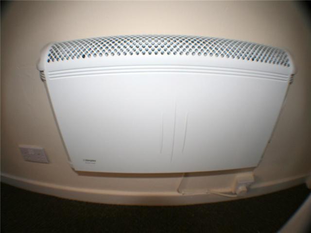  Image of 2 Bedroom Flat to rent at Strathmartine Dundee Dundee, DD3 8DE