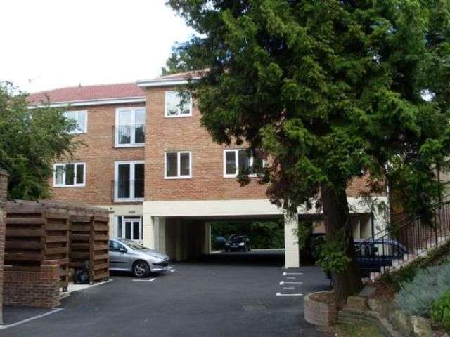  Image of 2 Bedroom Flat for sale at The Crescent Belmont SUTTON, SM2 6BN