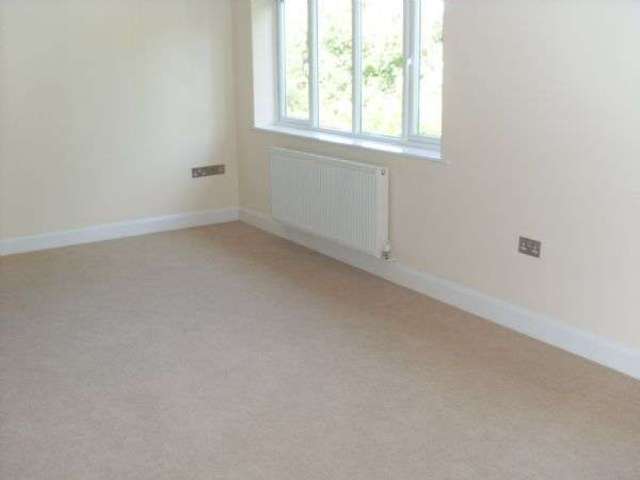  Image of 2 Bedroom Flat for sale at The Crescent Belmont SUTTON, SM2 6BN