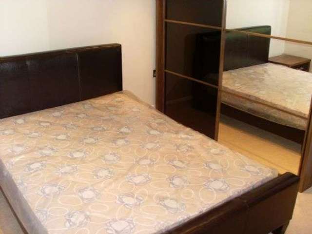  Image of 2 Bedroom Flat for sale at The Crescent Belmont SUTTON, SM2 6BN
