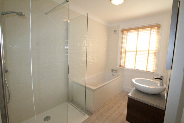  Image of 2 Bedroom Flat to rent at Hove, BN3 3DE