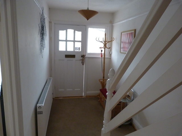  Image of 3 Bedroom Semi-Detached to rent at Cheam Common Road  Worcester Park, KT4 8RW