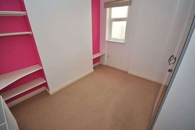  Image of 2 Bedroom Flat to rent at Corporation Road Grangetown Cardiff, CF11 7AX