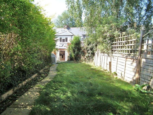  Image of Detached to rent at Church Walk Weybridge Surrey, KT13 8JT