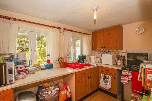  Image of 2 Bedroom Terraced to rent at Kennford Exeter, EX6 7TQ