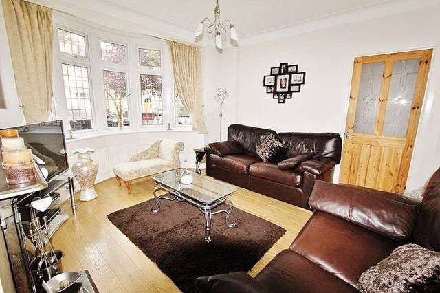  Image of 3 Bedroom Terraced for sale at Flora Gardens  Romford, RM6 4BG