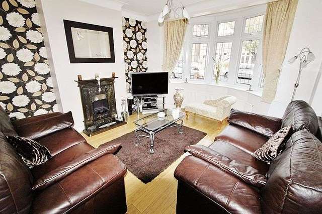  Image of 3 Bedroom Terraced for sale at Flora Gardens  Romford, RM6 4BG