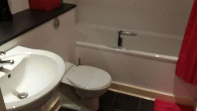  Image of 1 Bedroom Flat to rent at Cambridge Road  Ellesmere Port, CH65 4AQ