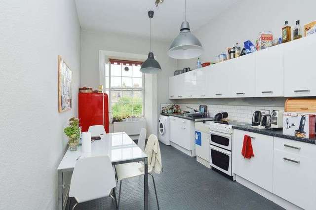 Image of 4 Bedroom Flat for sale at Annandale Street Bellevue Edinburgh, EH7 4AW