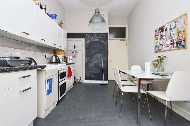  Image of 4 Bedroom Flat for sale at Annandale Street Bellevue Edinburgh, EH7 4AW