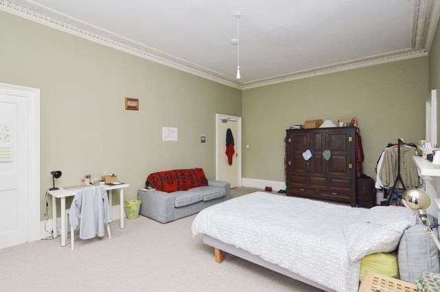  Image of 4 Bedroom Flat for sale at Annandale Street Bellevue Edinburgh, EH7 4AW
