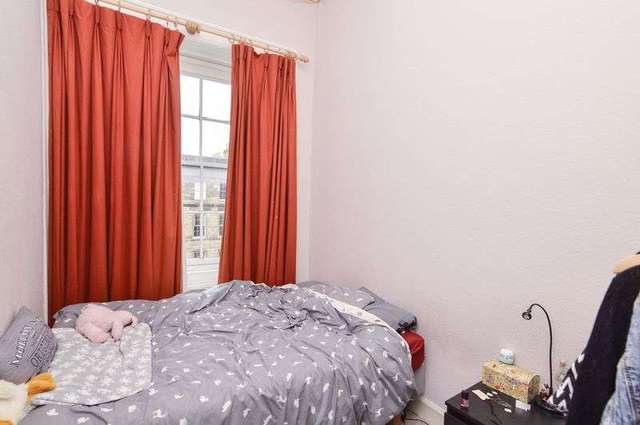  Image of 4 Bedroom Flat for sale at Annandale Street Bellevue Edinburgh, EH7 4AW