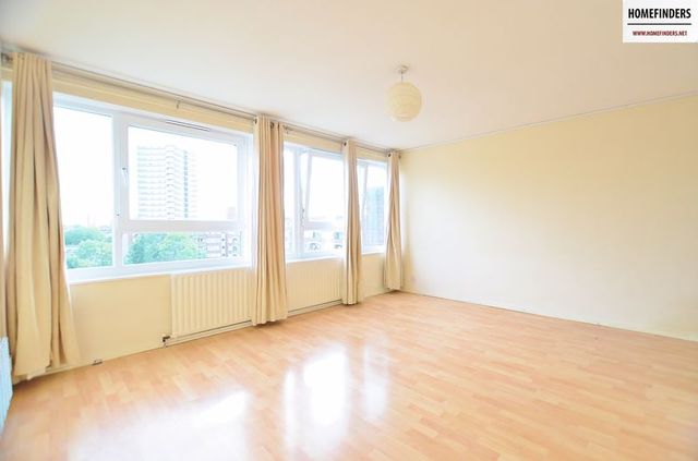  Image of 2 Bedroom Flat to rent at Weatherley Close  London, E3 4BG