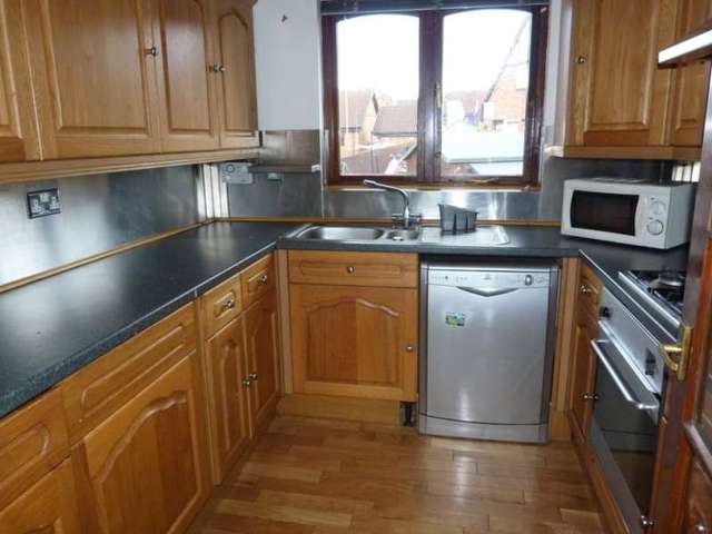  Image of 2 Bedroom Flat for sale at Glen View Court  Gorebridge, EH23 4BU