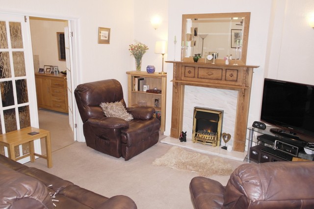  Image of 2 Bedroom Semi-Detached for sale at Farsley, LS28 5HG