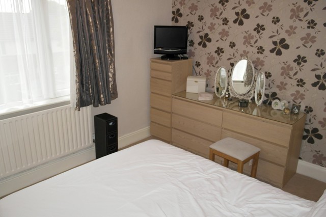  Image of 2 Bedroom Semi-Detached for sale at Farsley, LS28 5HG