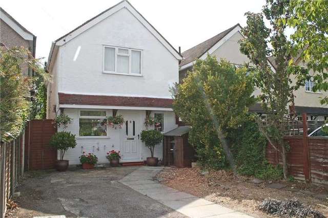  Image of 3 Bedroom Detached for sale at Addlestone Surrey Addlestone, KT15 2HZ